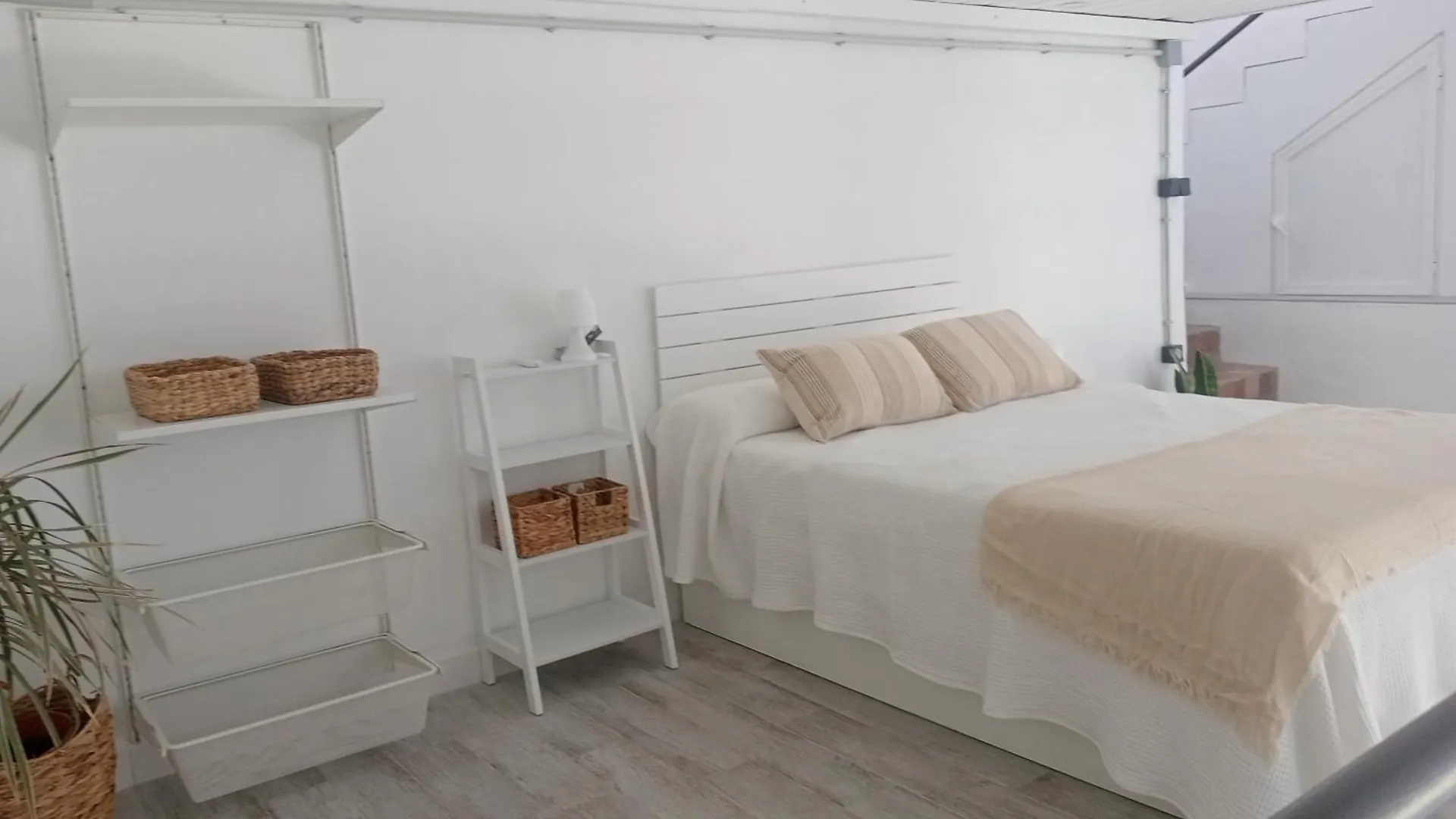Loft Con Encanto Torre de Benagalbon Appartement